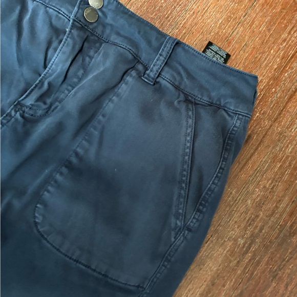 Liverpool Utility Skort - Federal Navy - 8 - Picture 5 of 10